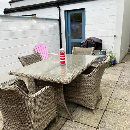 Hideaway Schull